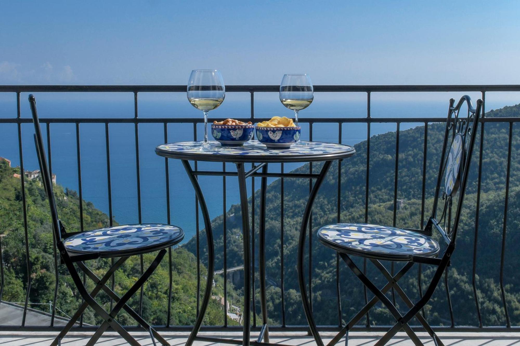 Апартаменты Borgo Virginia - Sea View In Amalfi Coast Виетри Экстерьер фото