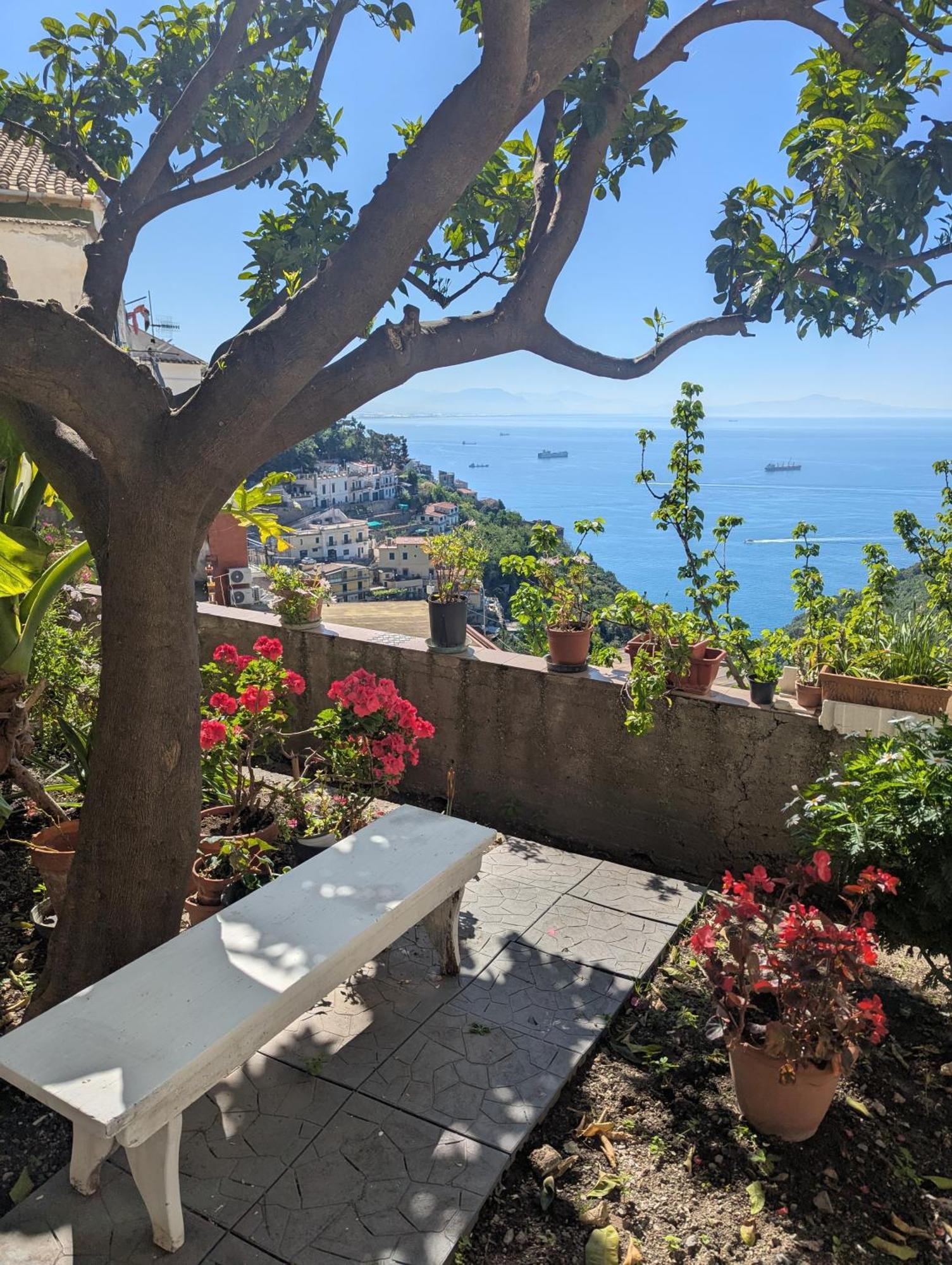 Апартаменты Borgo Virginia - Sea View In Amalfi Coast Виетри Экстерьер фото